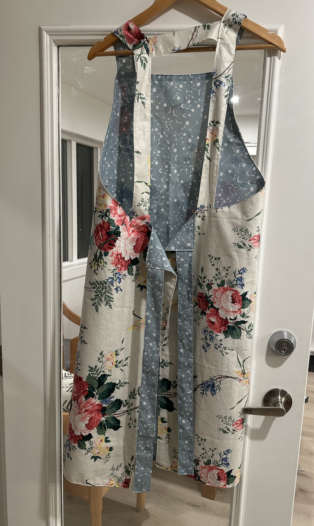 Buy Reversible Kitchen and Utility Aprons Online With Dual Pockets Sustainably Handmade With Vintage Fabric Shop Locally in Fraser Valley British Columbia Canada 43218