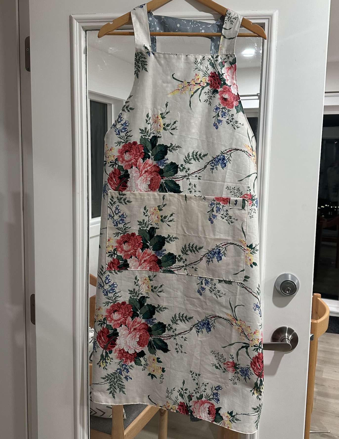 Buy Reversible Kitchen and Utility Aprons Online With Dual Pockets Sustainably Handmade With Vintage Fabric Shop Locally in Fraser Valley British Columbia Canada 74320